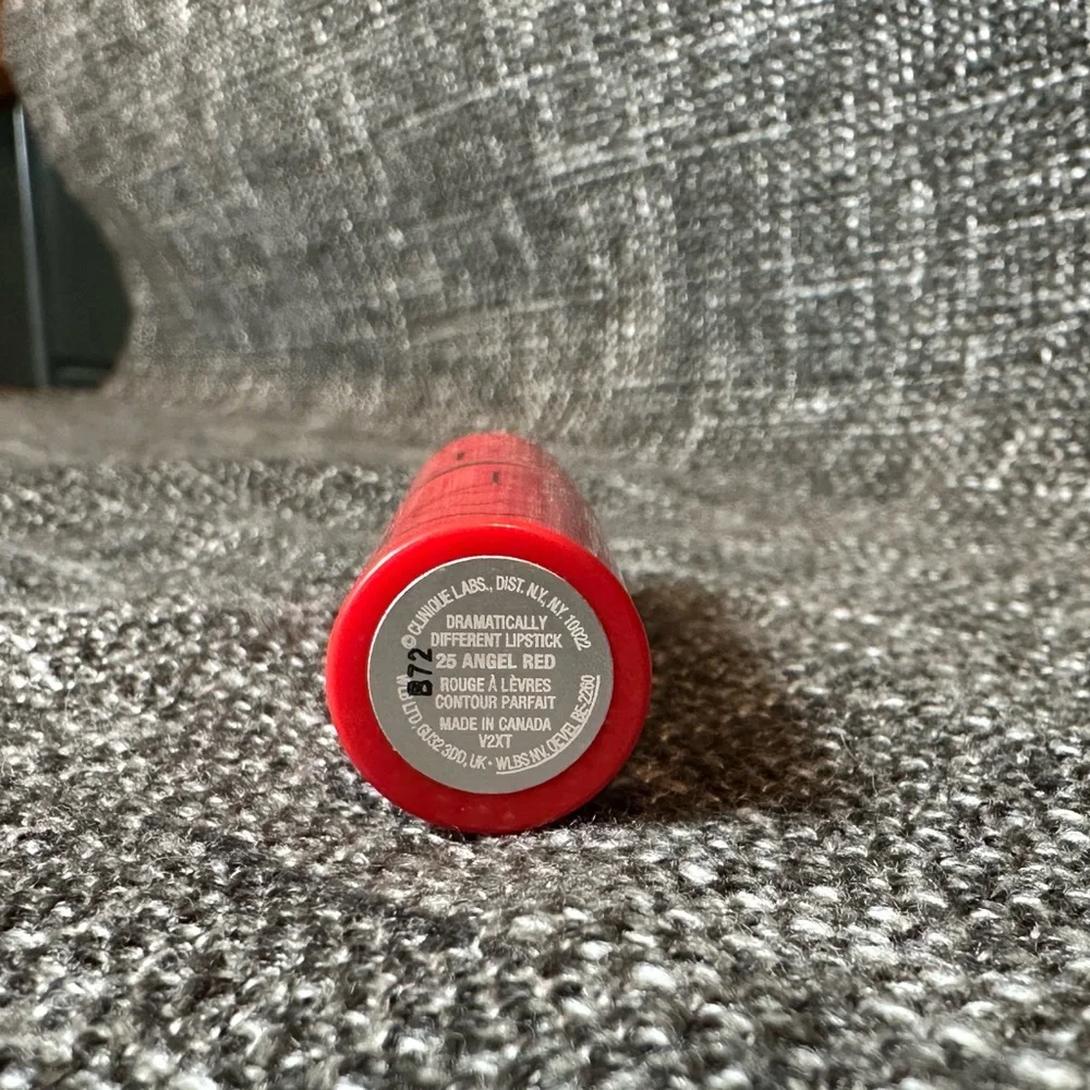 Clinique #25 Angel Red Dramatically Different Lipstick